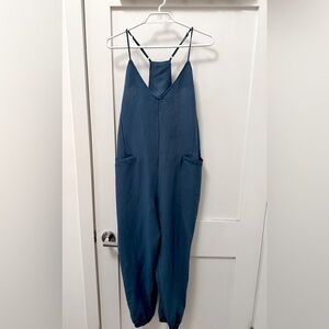 Cupshe Blue Relaxed Fit Jumpsuit with Adjustable Straps